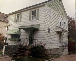 Before & After Vinyl Siding Installation in Lorain, OH (1)