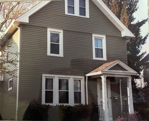 Before & After Vinyl Siding Installation in Elryia, OH (2)